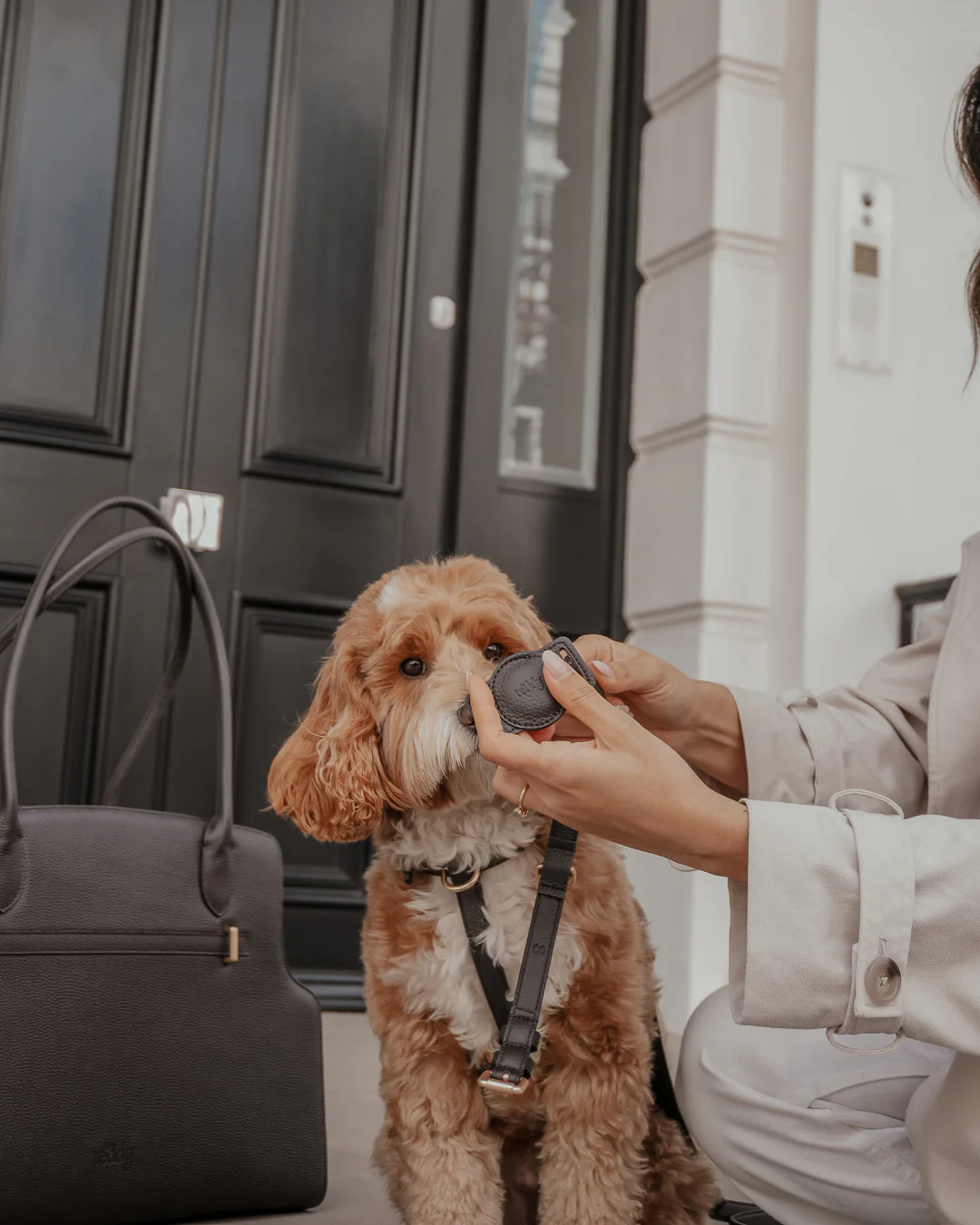 Chocolate┃Studio AirTag Holder - Image 5