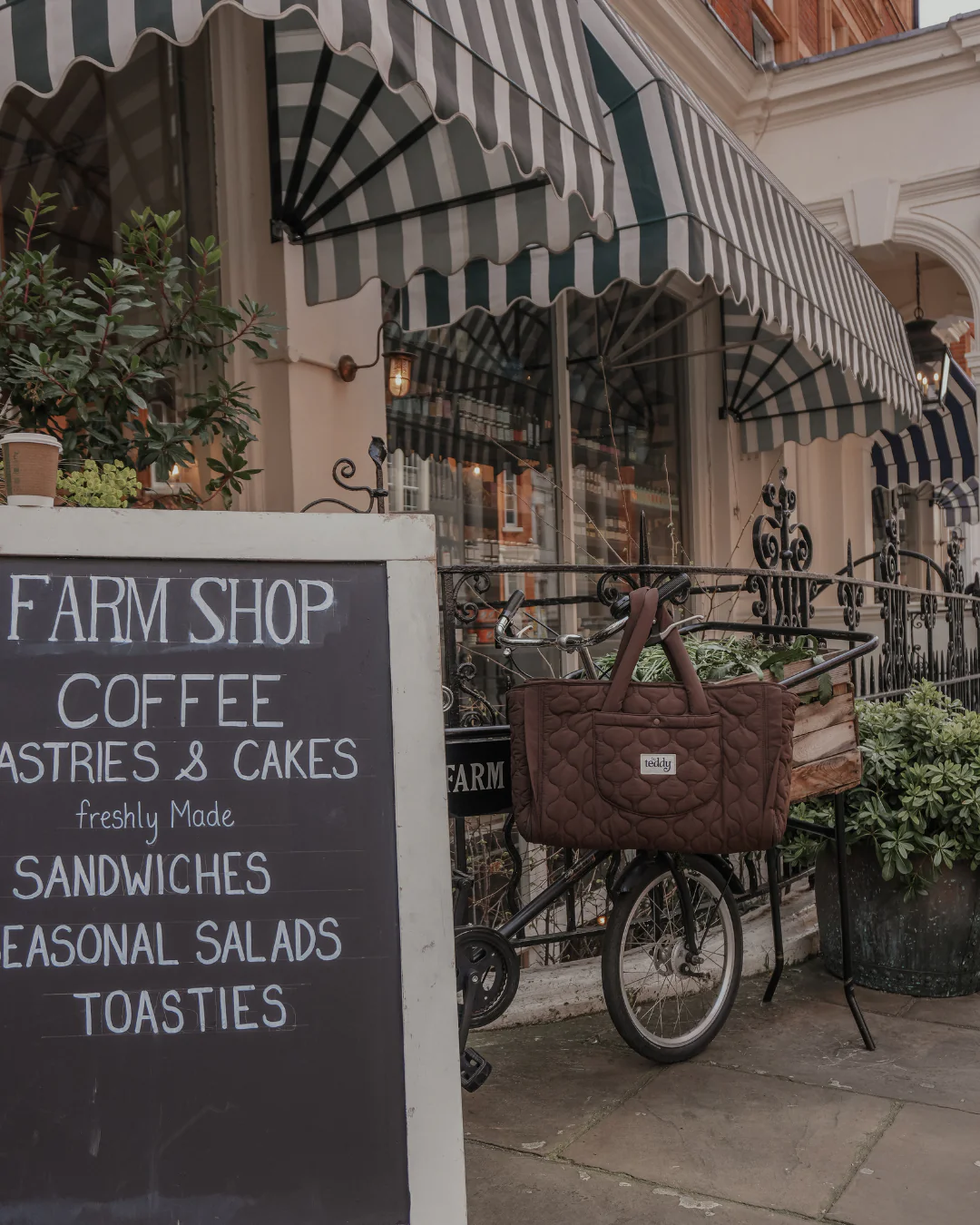 Chocolate | The Quilted Settle Mat Tote - Image 10