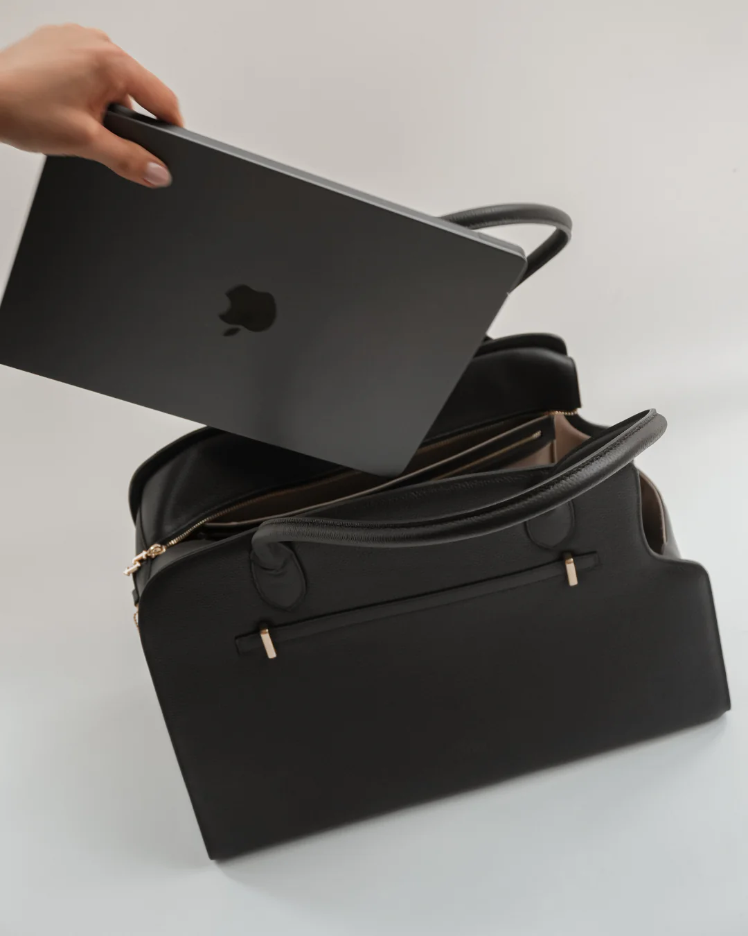 Chocolate | The Studio Carrier - Image 10