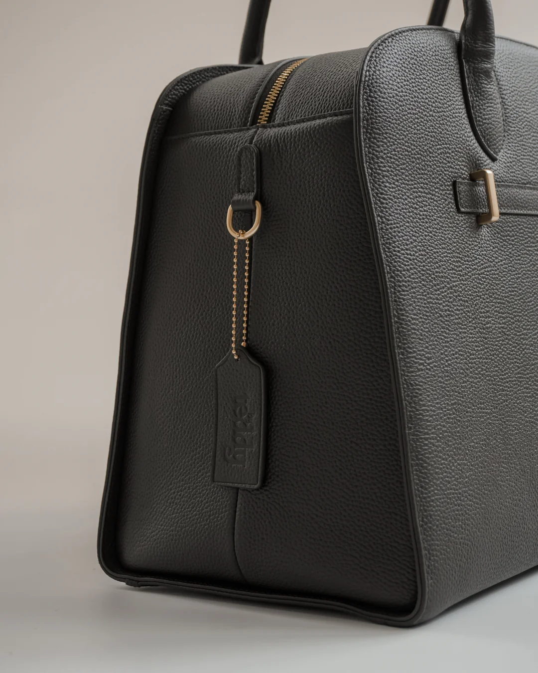 Chocolate | The Studio Carrier - Image 4