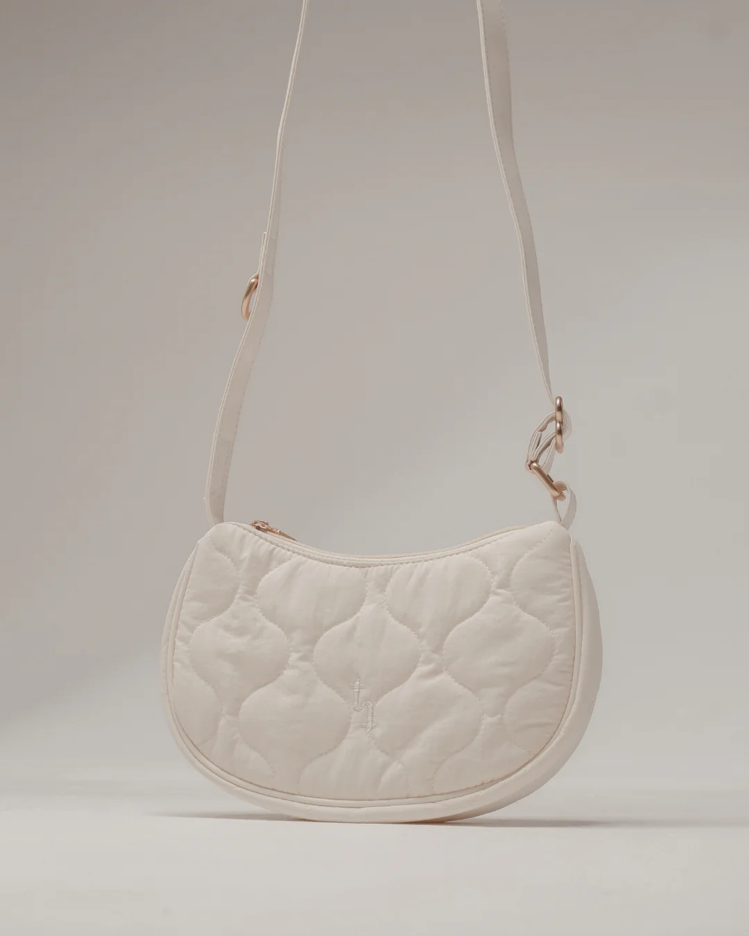 Marshmallow | The Quilted Walking Bag - Image 9